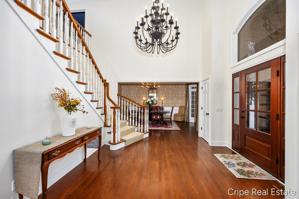 1620 Foothills Trail NE