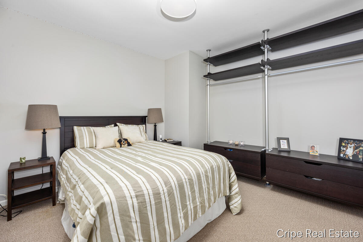 1620 Foothills Trail NE