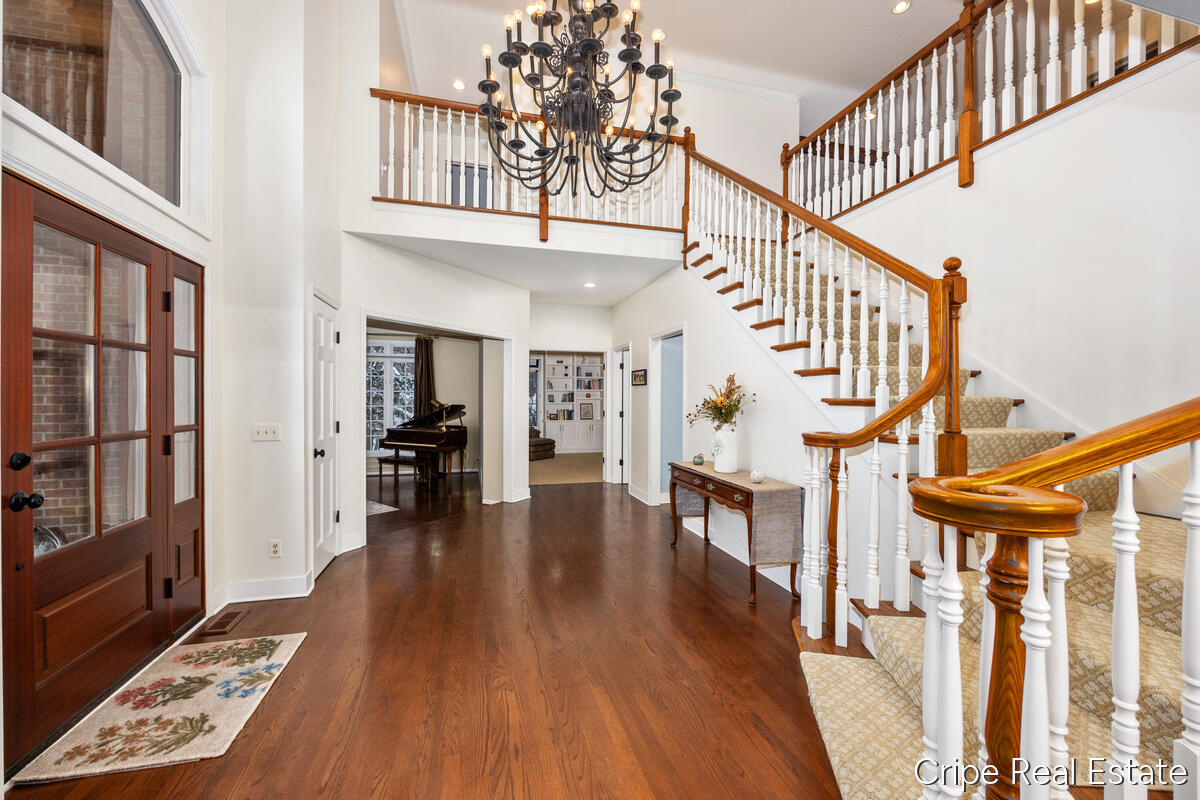 1620 Foothills Trail NE