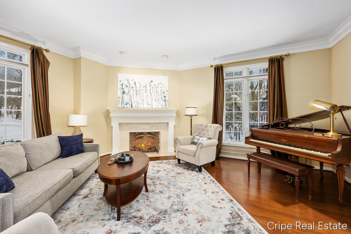 1620 Foothills Trail NE