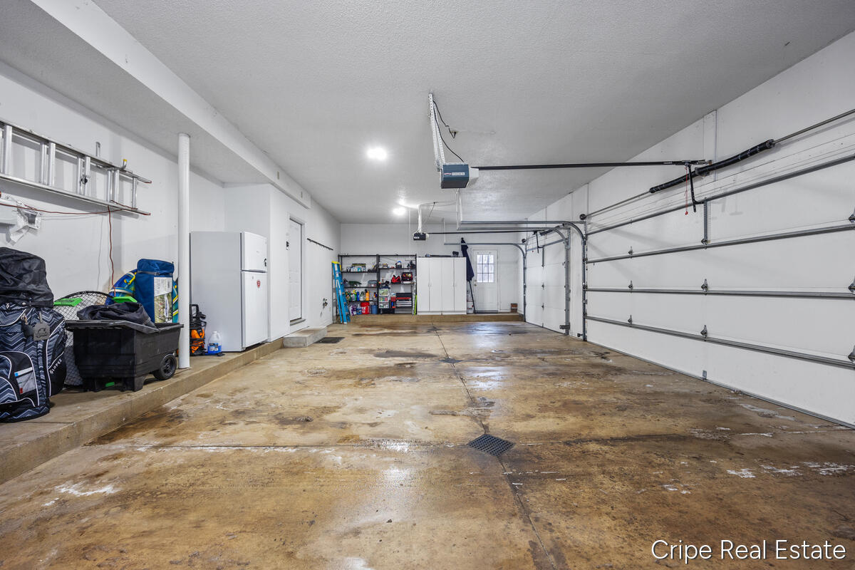 1620 Foothills Trail NE