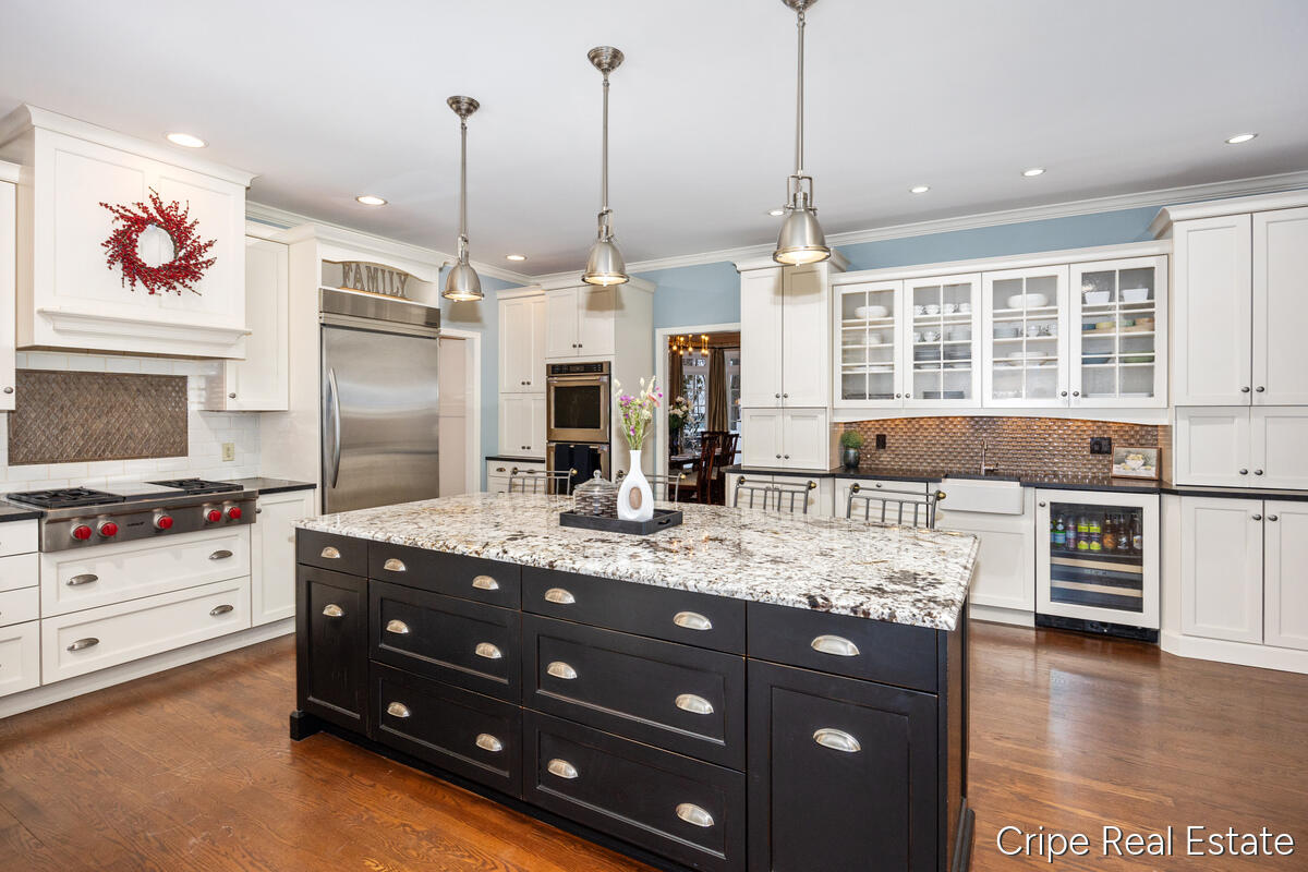 1620 Foothills Trail NE