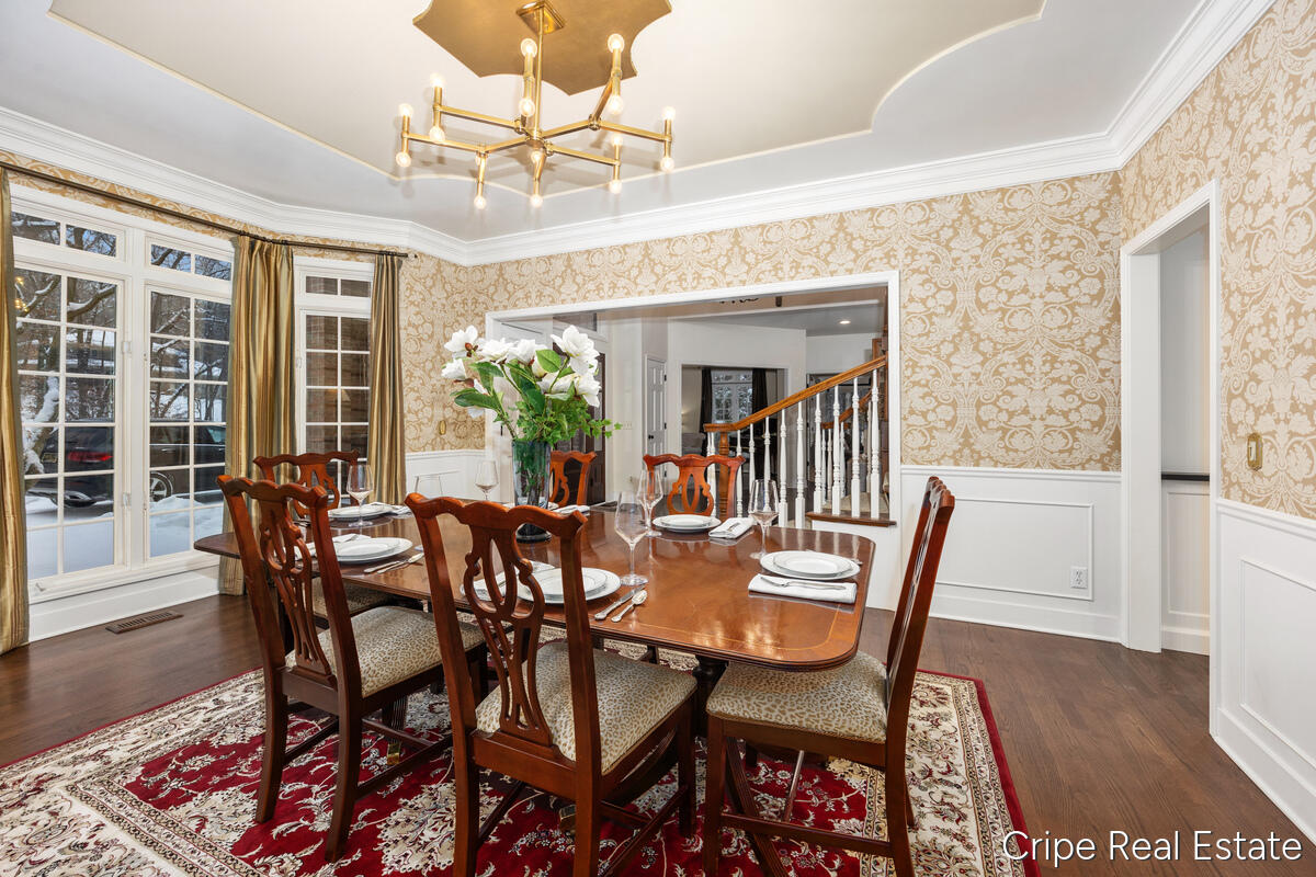 1620 Foothills Trail NE