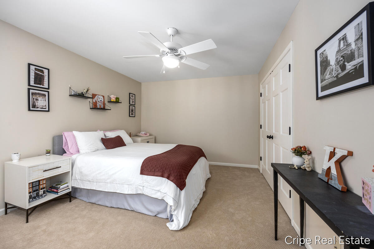 1620 Foothills Trail NE