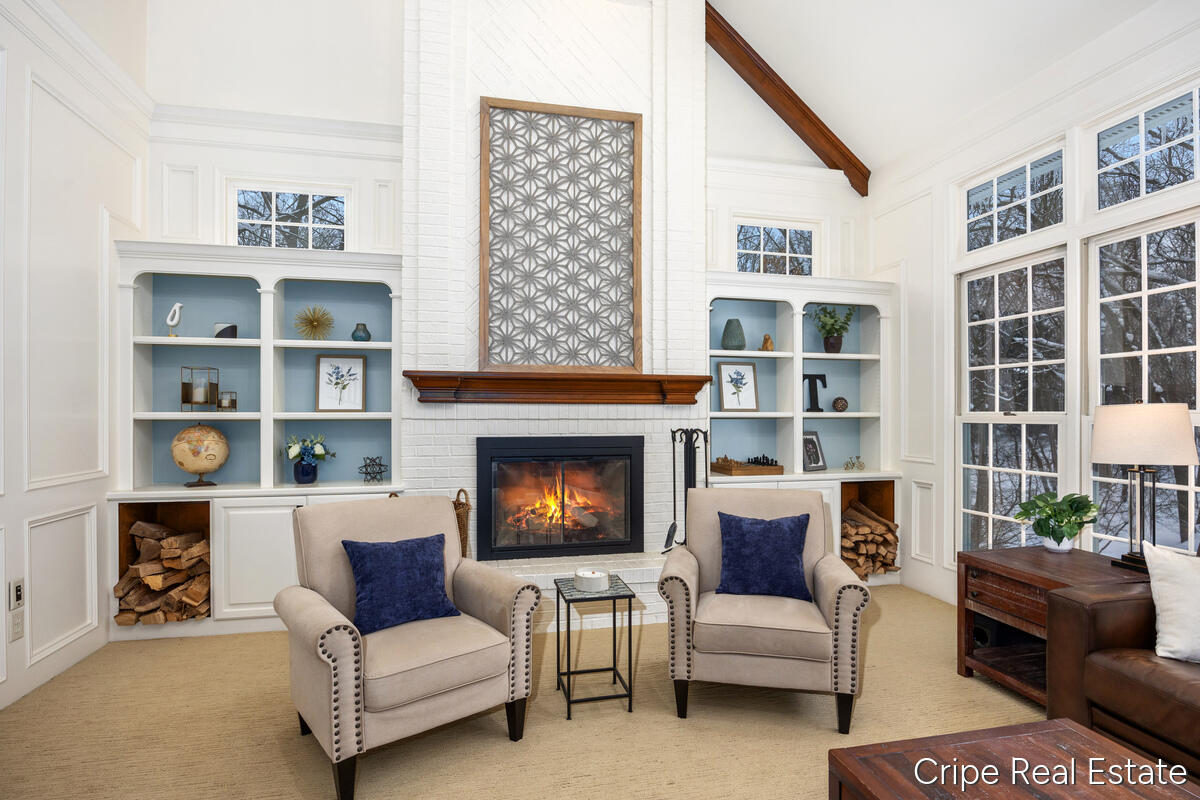 1620 Foothills Trail NE