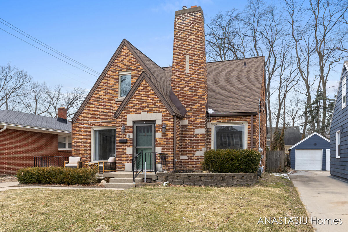 9 Wallinwood Avenue NE