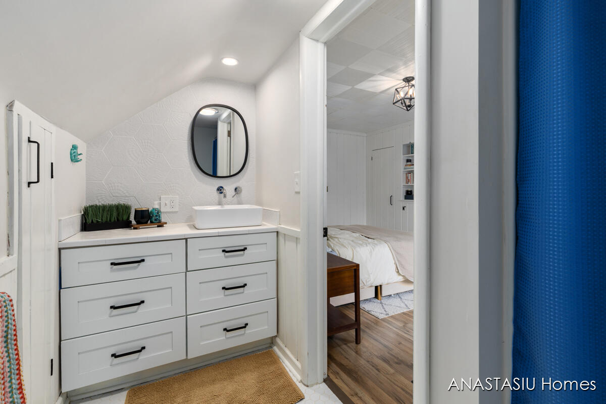 9 Wallinwood Avenue NE