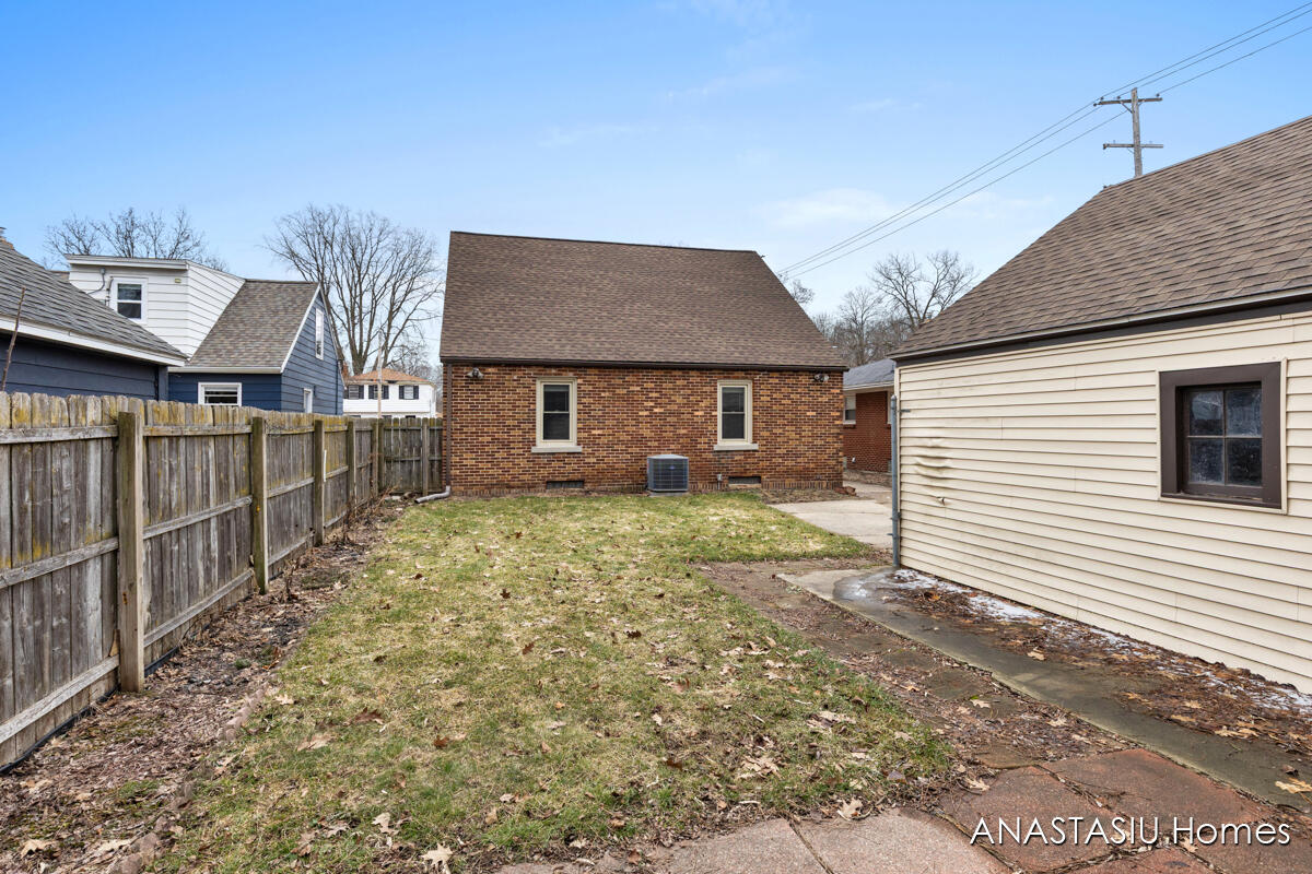 9 Wallinwood Avenue NE