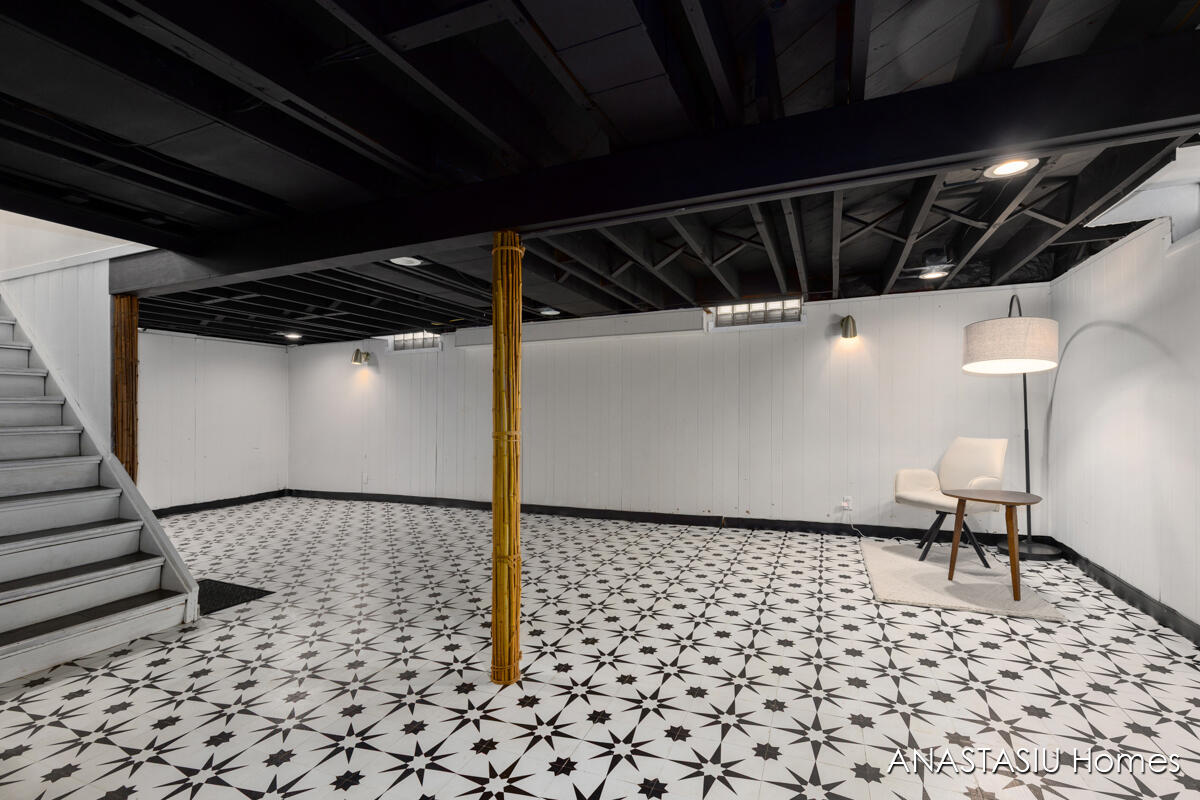 9 Wallinwood Avenue NE