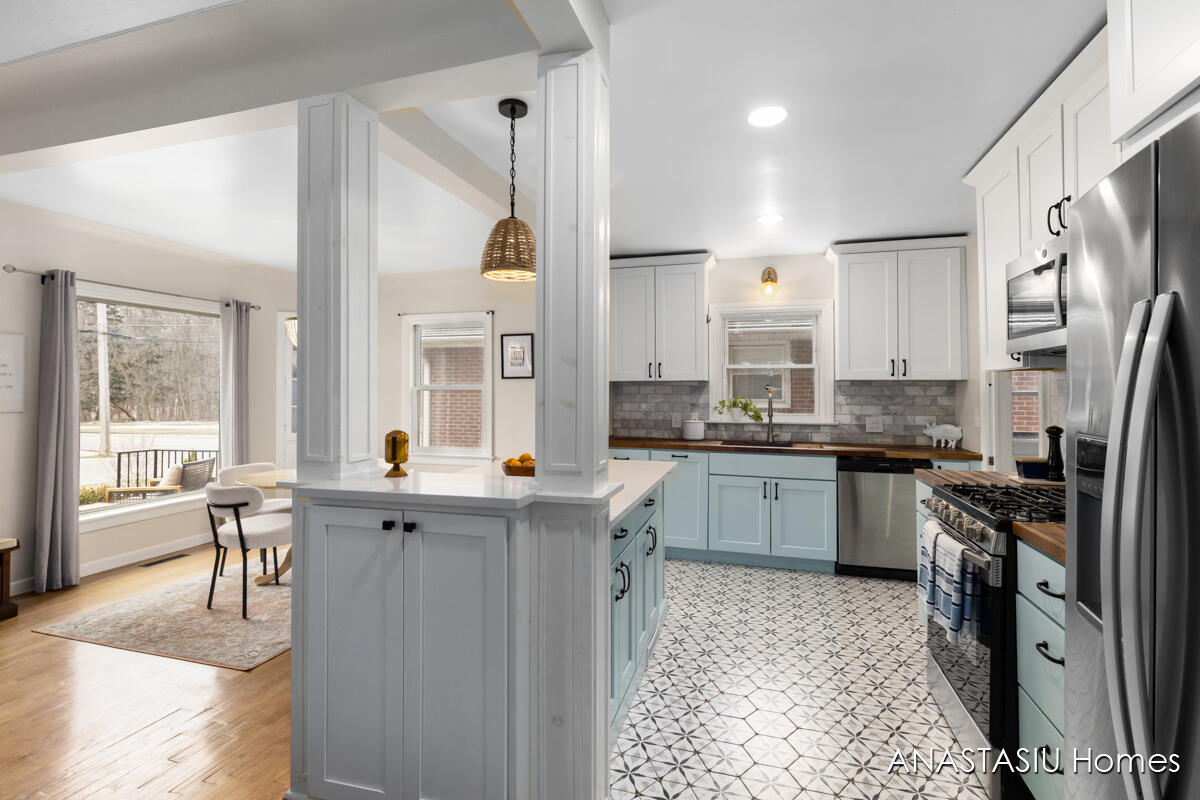 9 Wallinwood Avenue NE