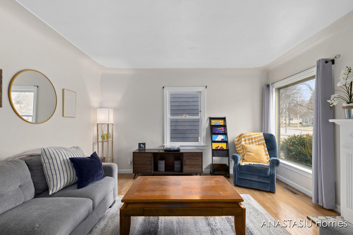 9 Wallinwood Avenue NE