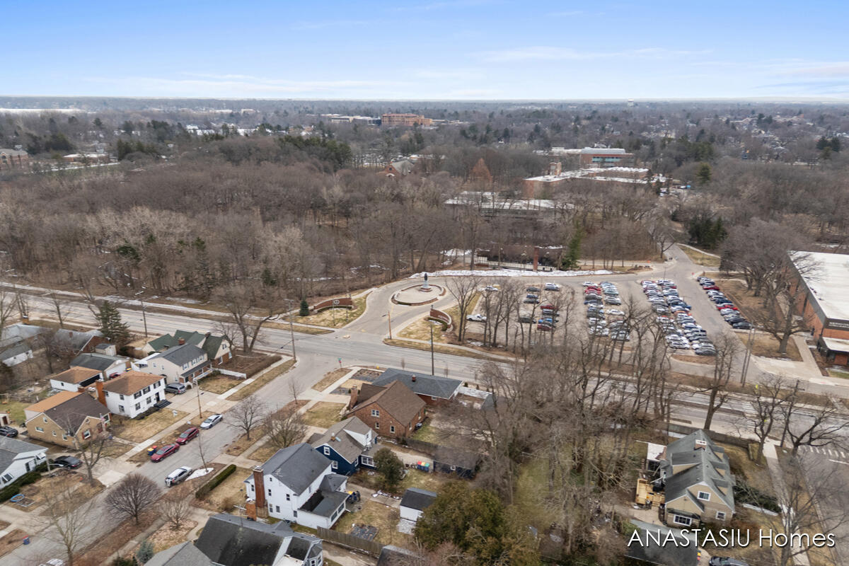 9 Wallinwood Avenue NE