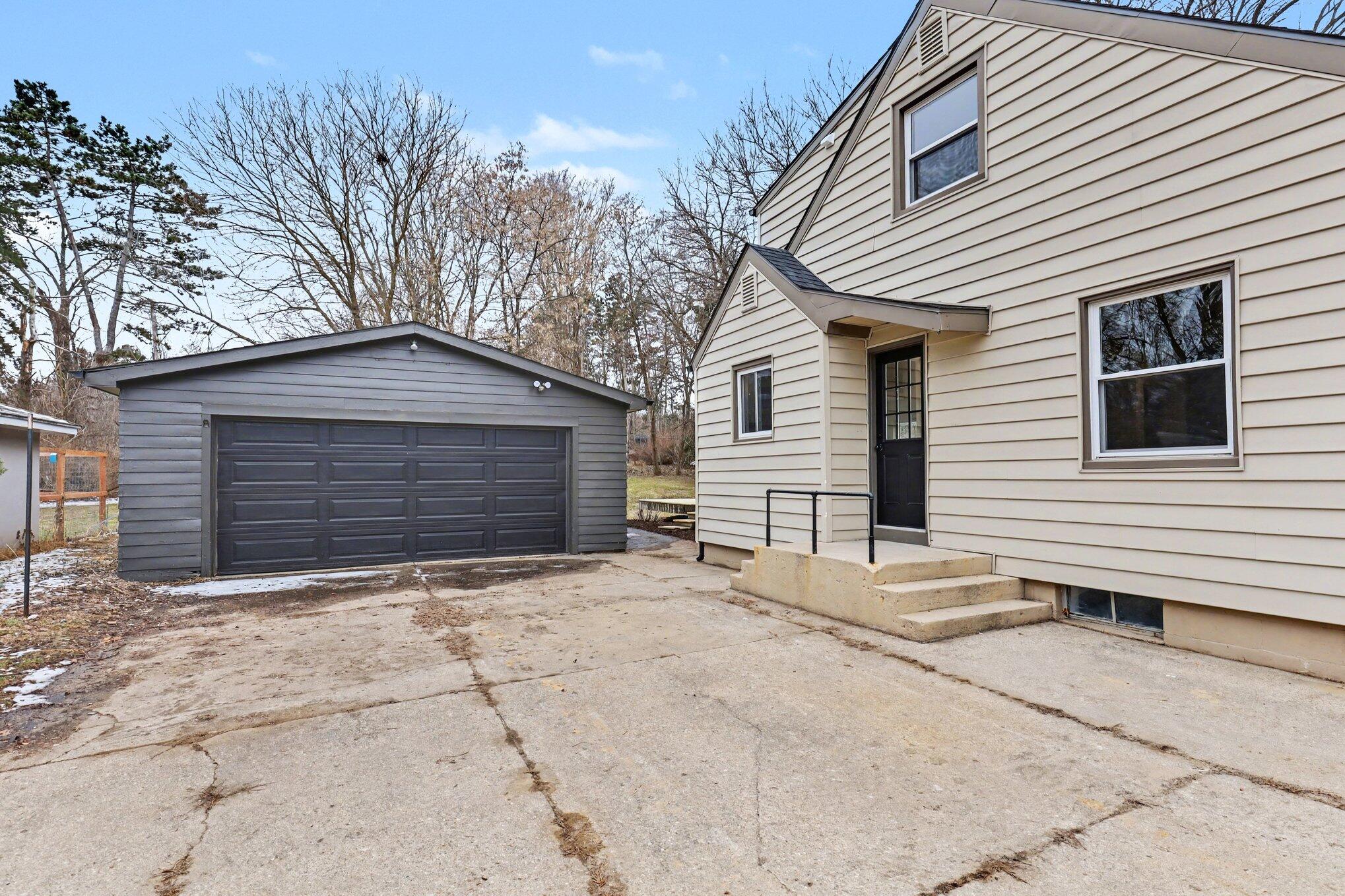 6672 Cascade Road SE