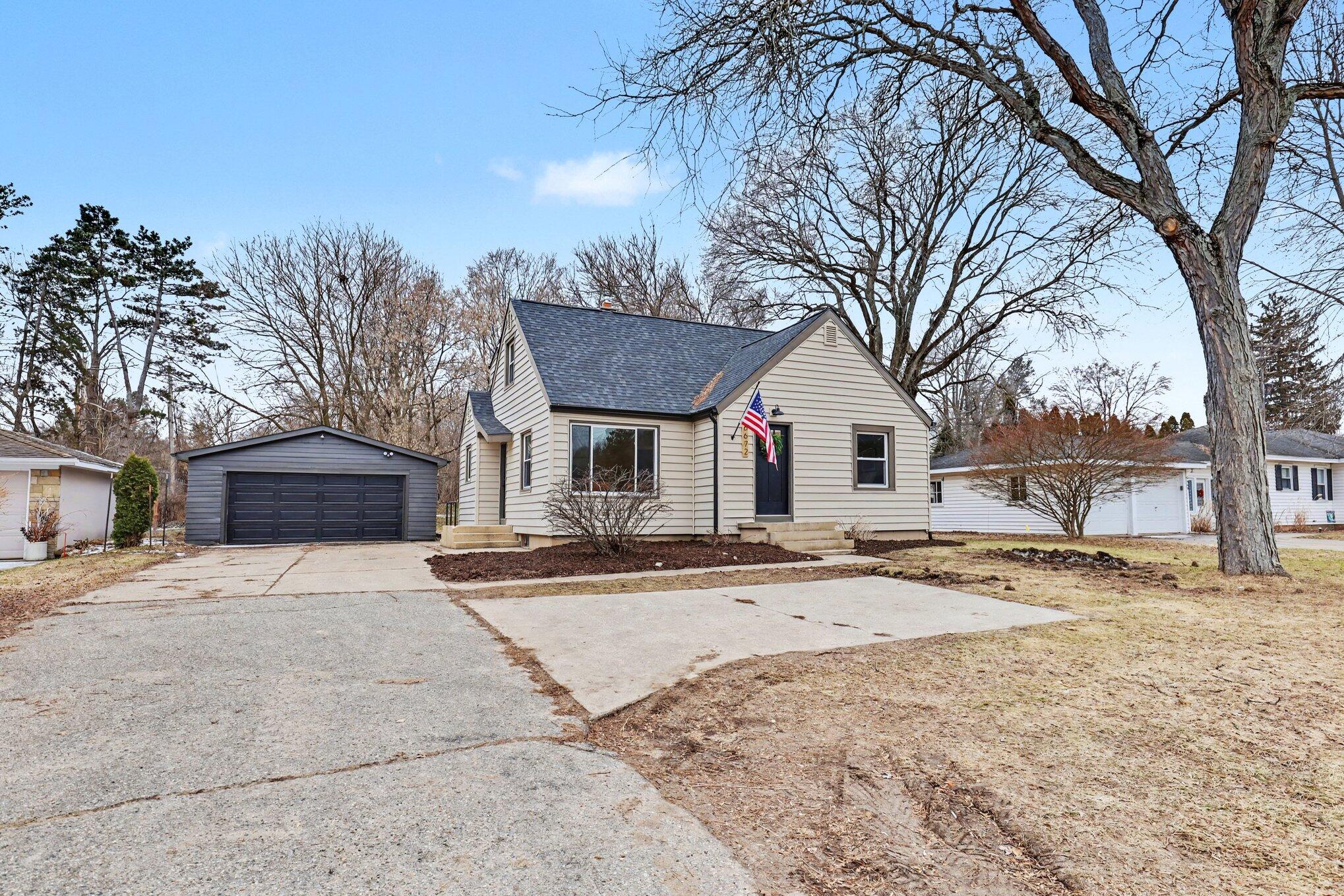 6672 Cascade Road SE