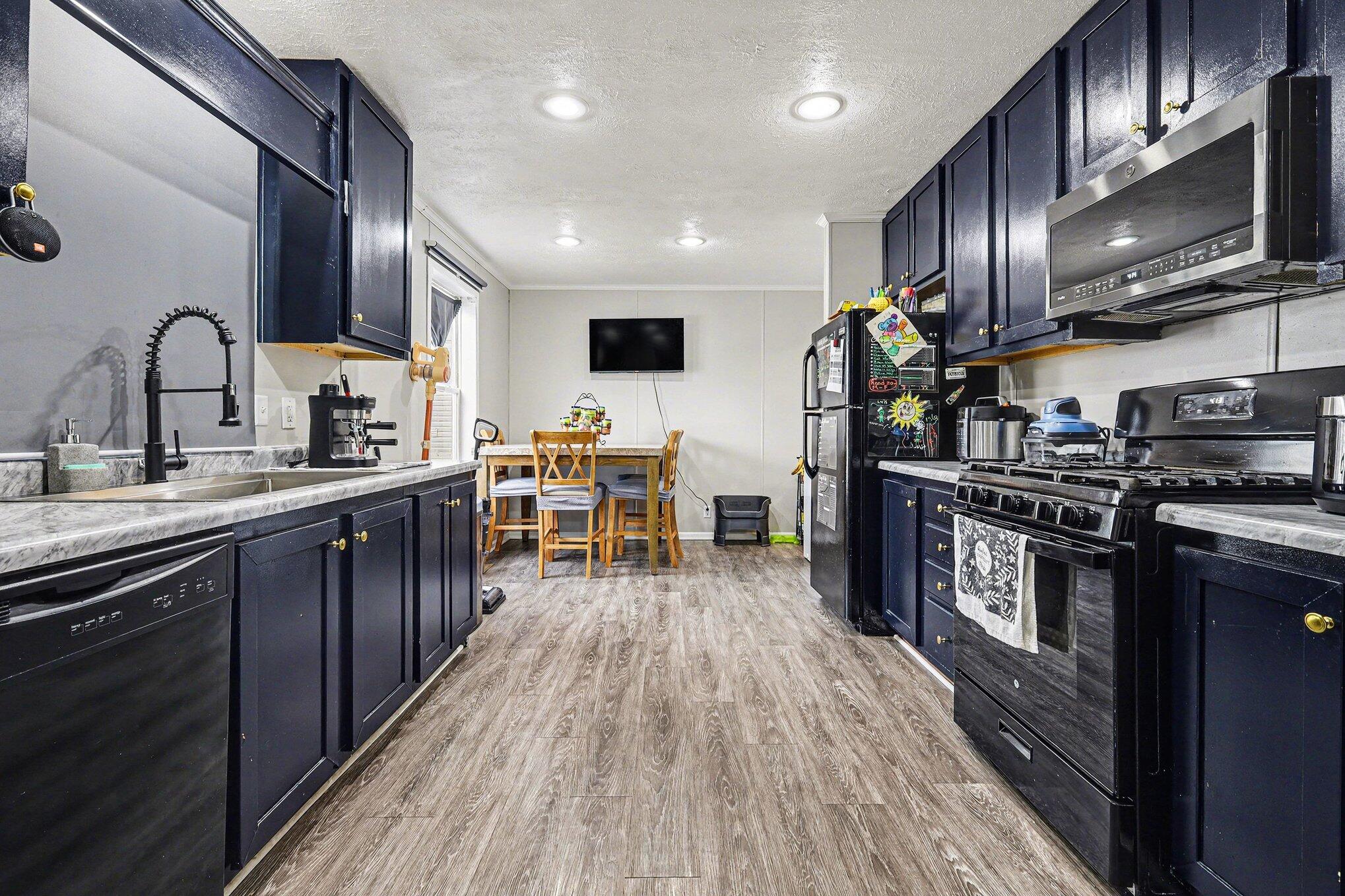 2762 Regina Street SW 338