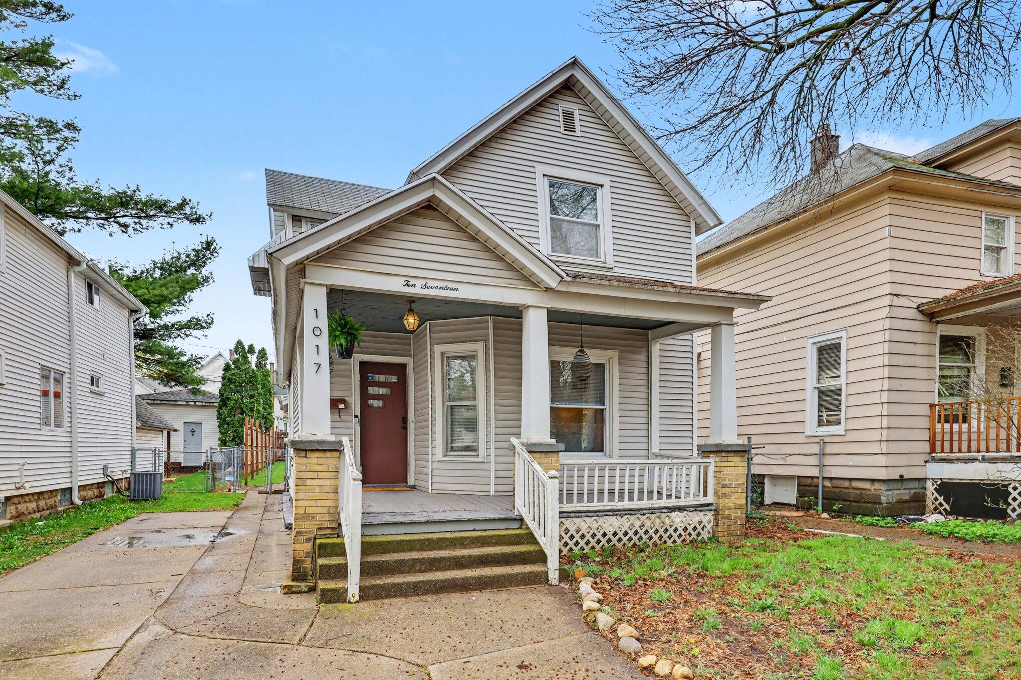 1017 Mc Reynolds Avenue NW