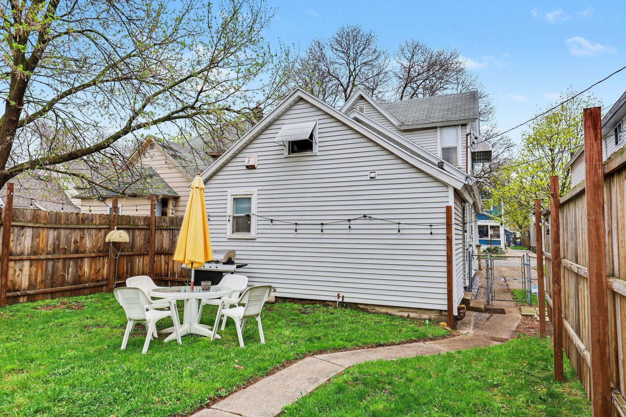 1017 Mc Reynolds Avenue NW
