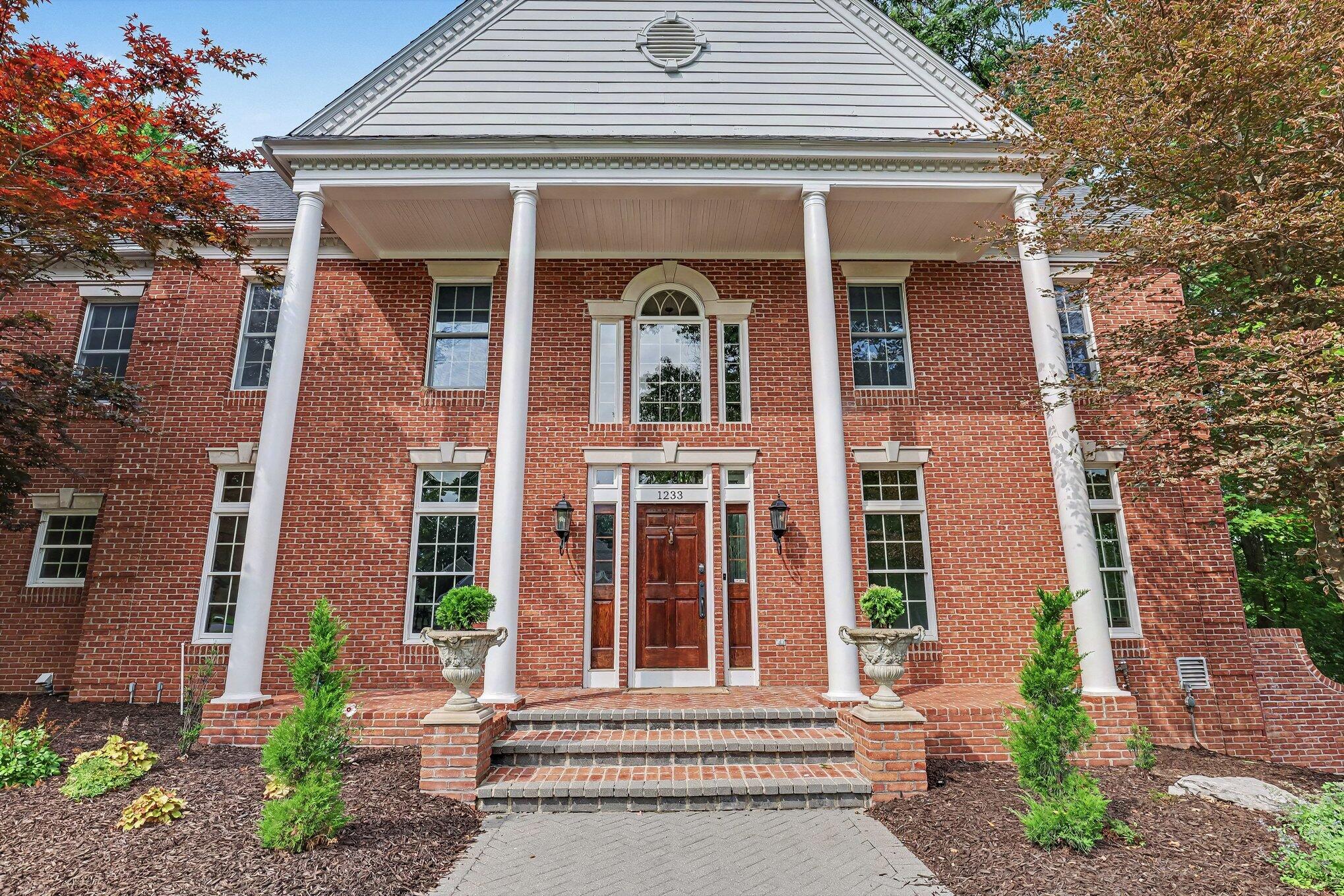 1233 Ballybunion Court SE