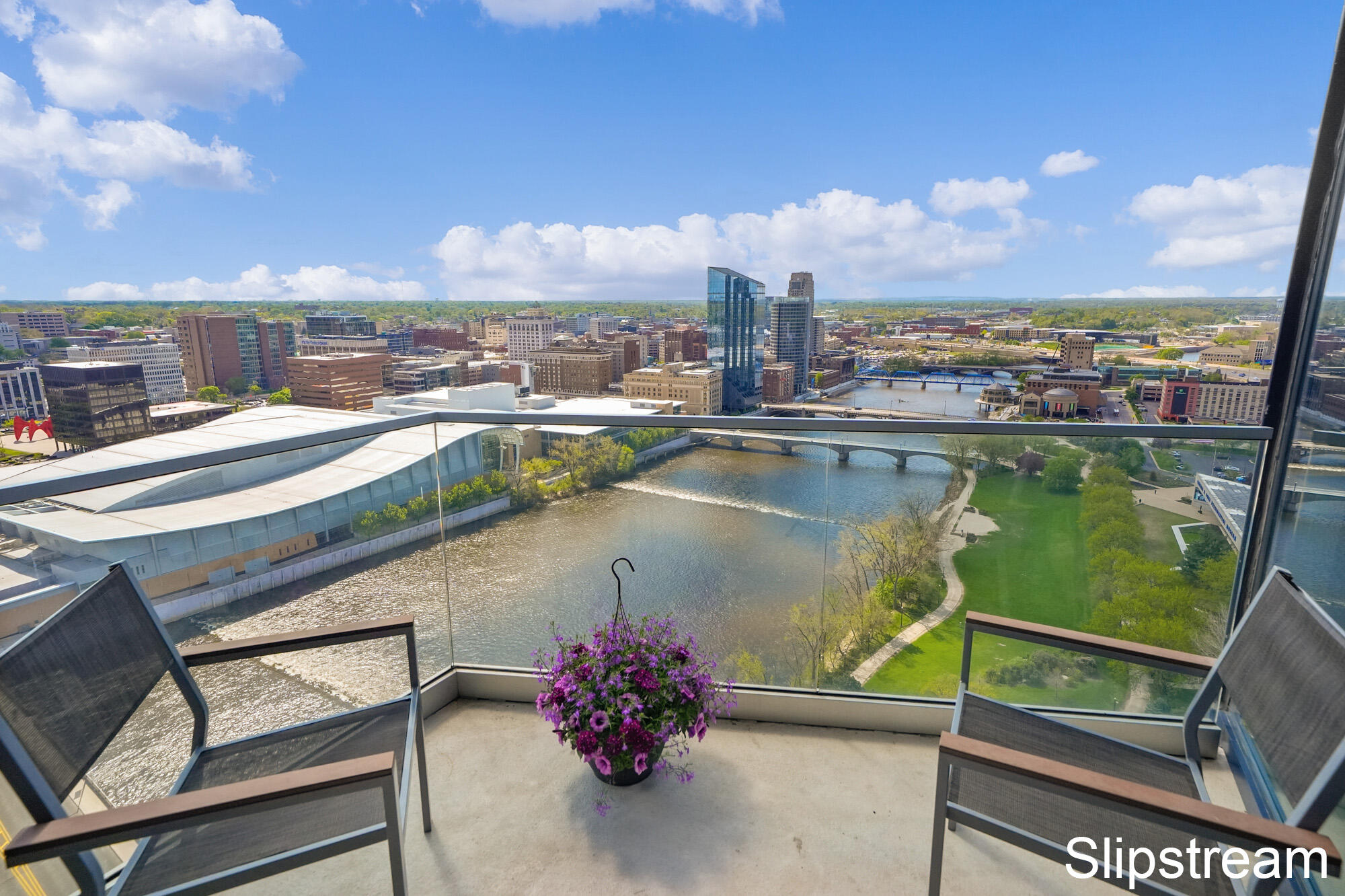 335 Bridge Street NW 2200
