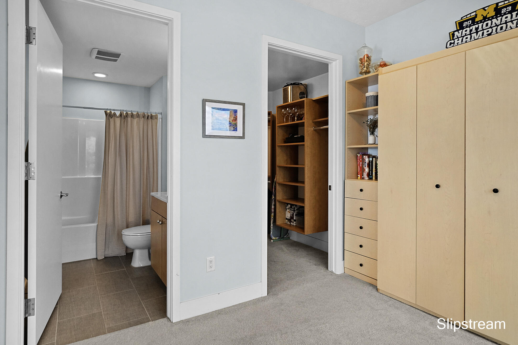 335 Bridge Street NW 2200
