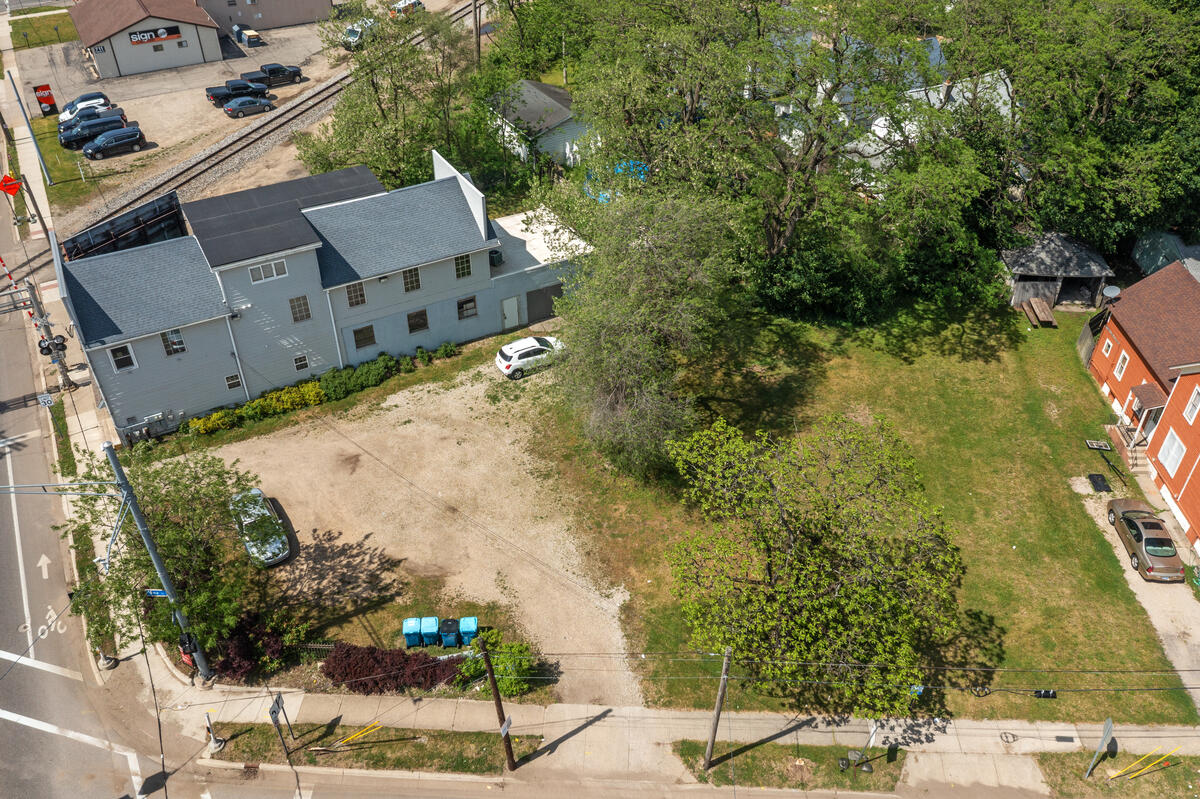 755 757 Portage Street