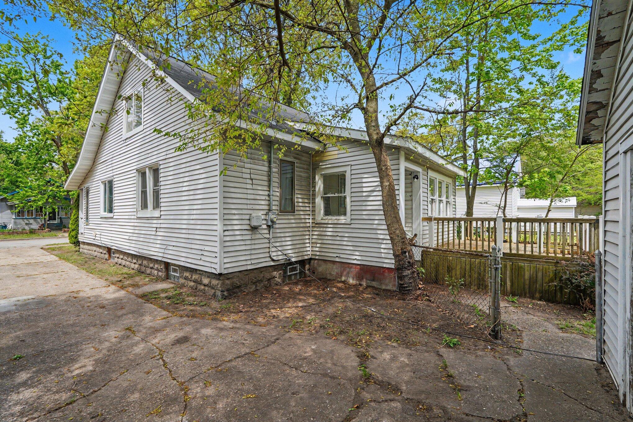 1774 Dyson Street