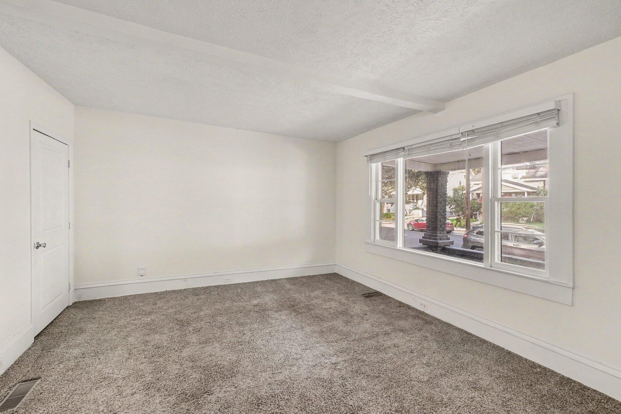 570 Valley Avenue NW