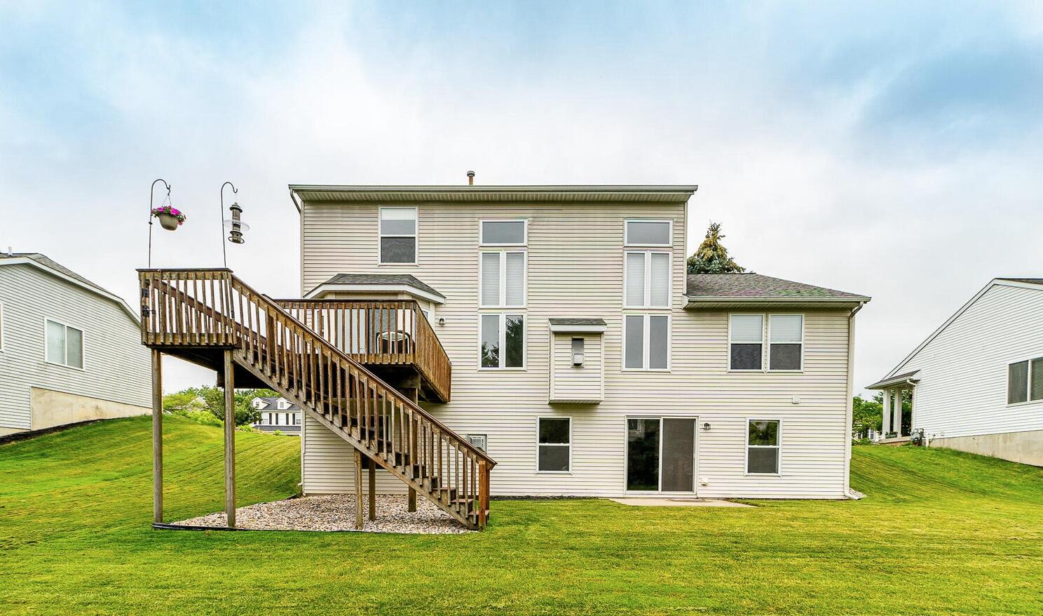 5450 W Heathwood Drive SE