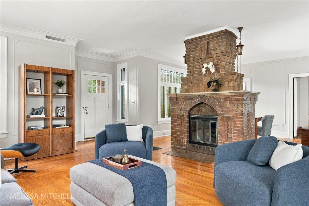 1009 Breton Road SE