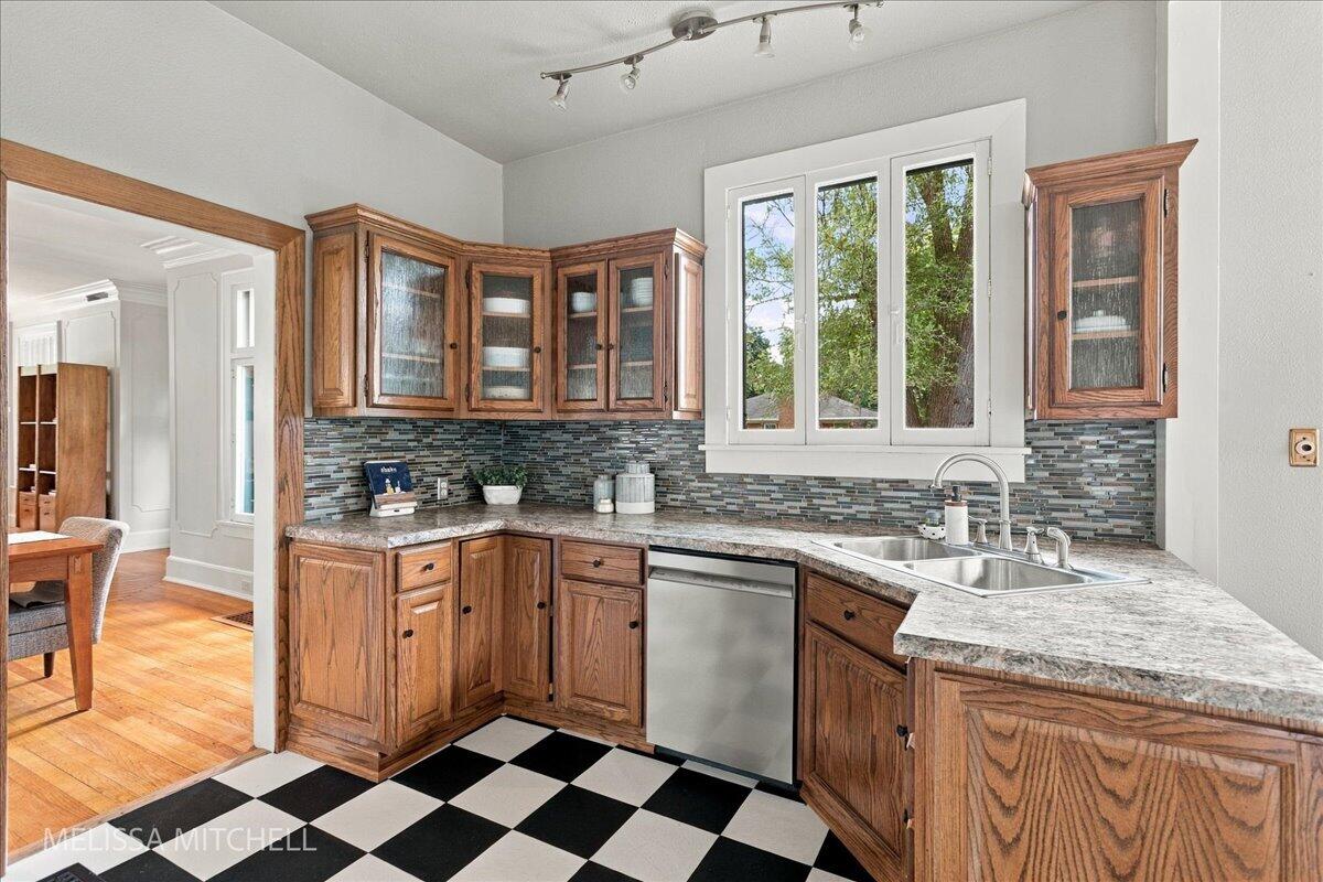 1009 Breton Road SE