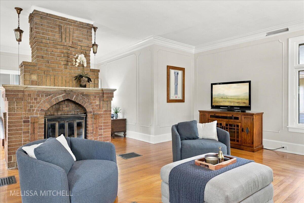 1009 Breton Road SE