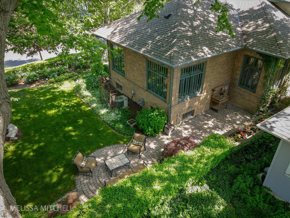 1009 Breton Road SE