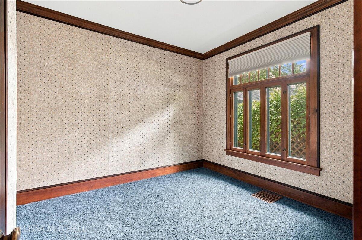 1009 Breton Road SE