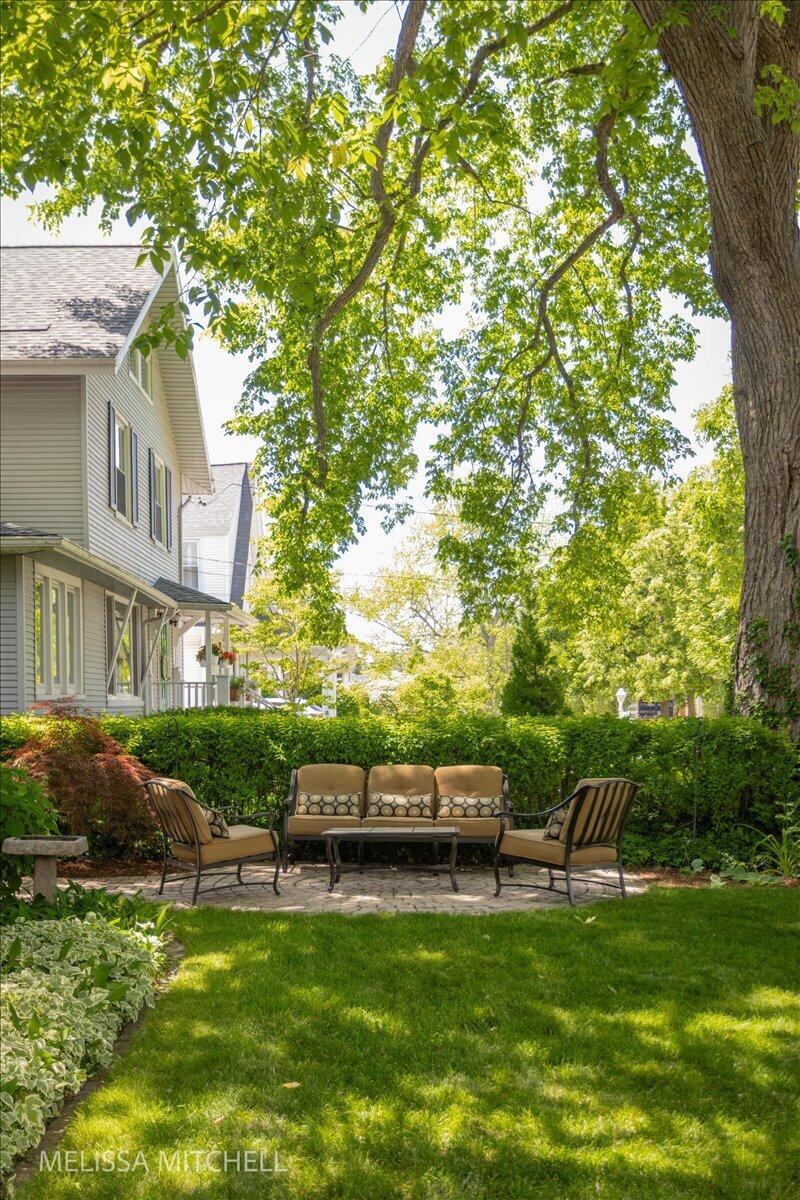 1009 Breton Road SE