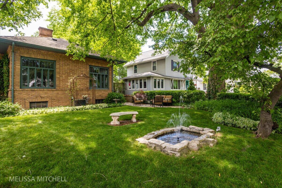 1009 Breton Road SE