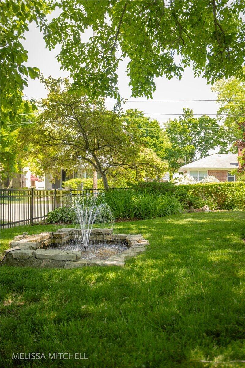 1009 Breton Road SE