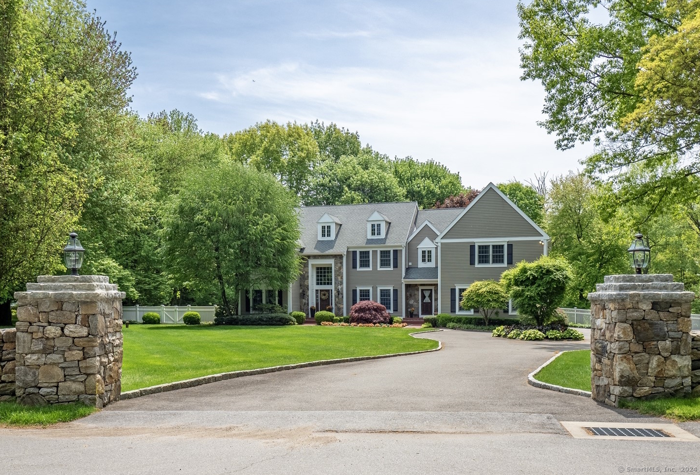 183 Skunk Lane