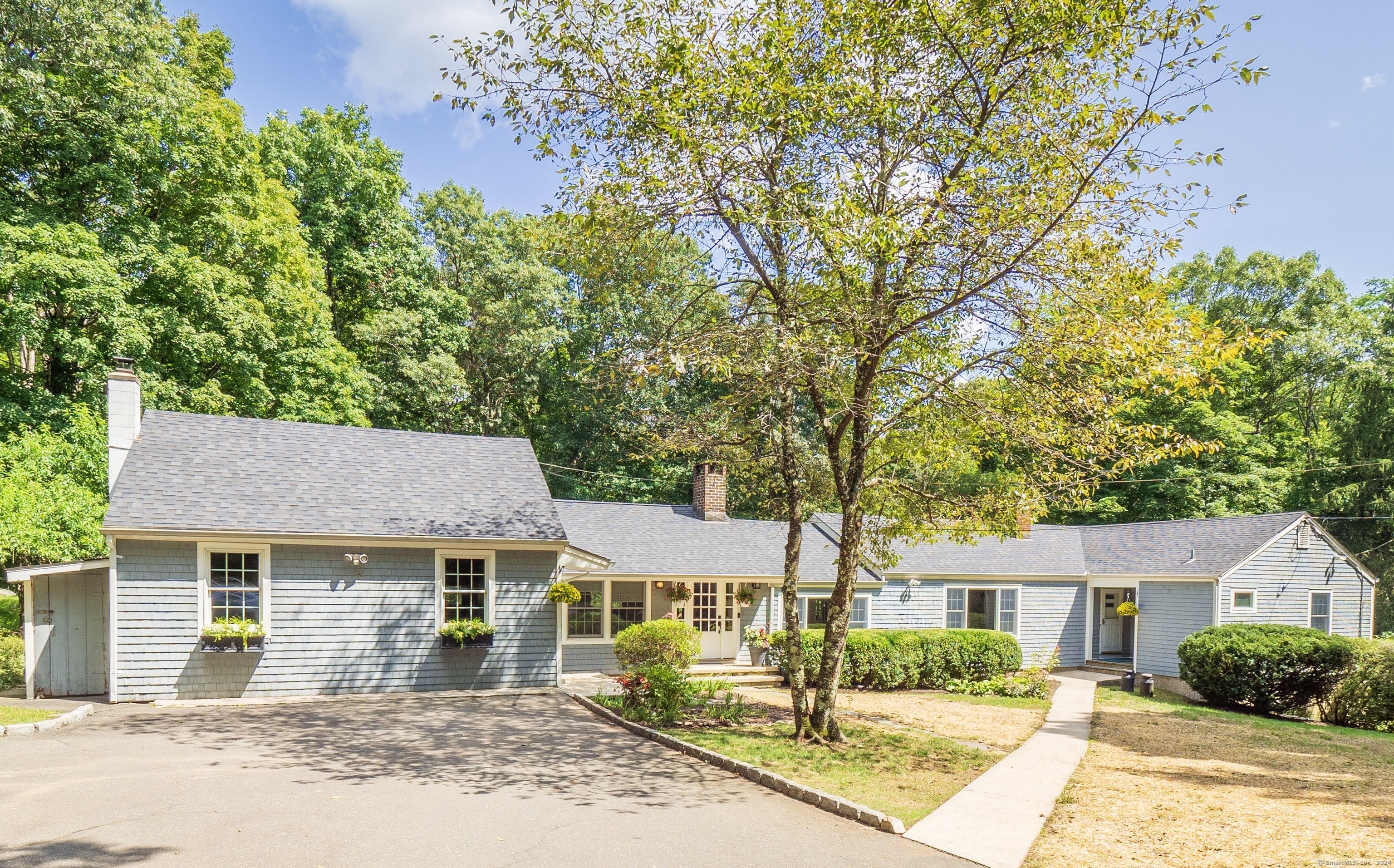 10 Gaylord Drive South