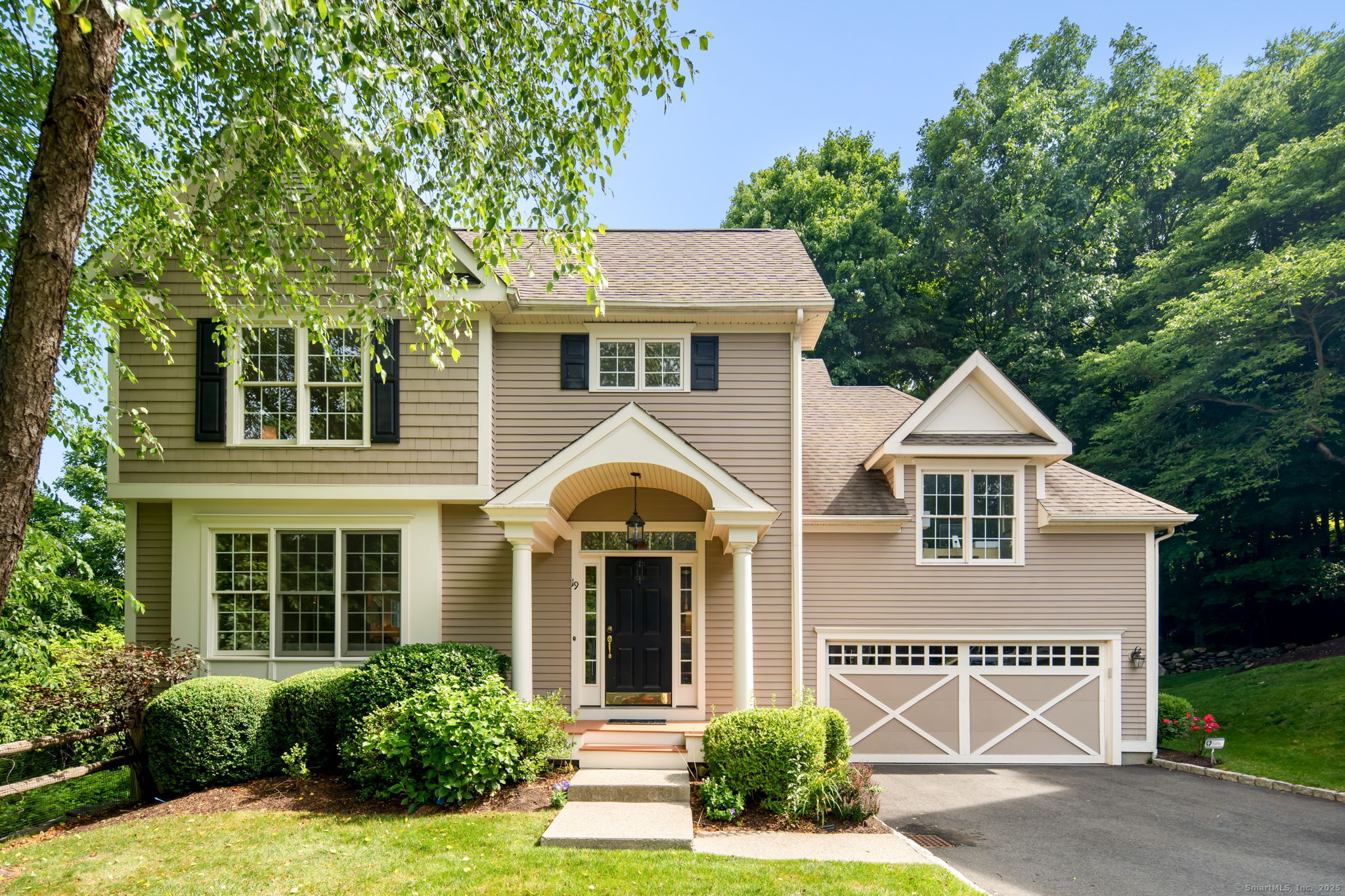 19 Woods Way