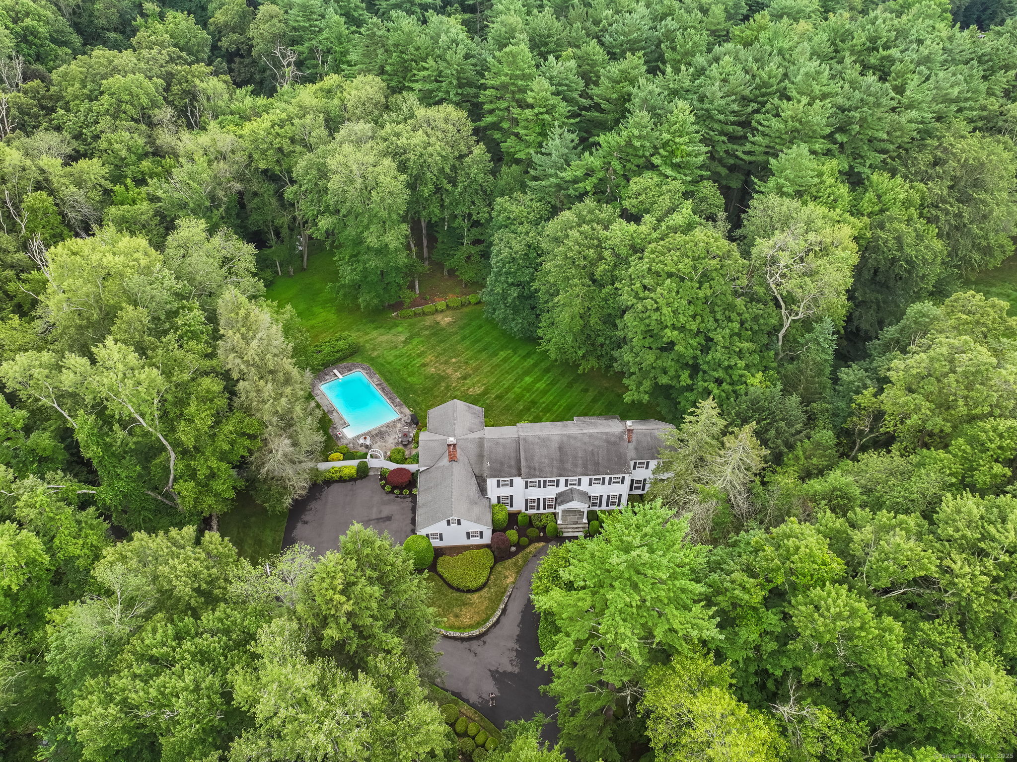 352 Ridgefield Road
