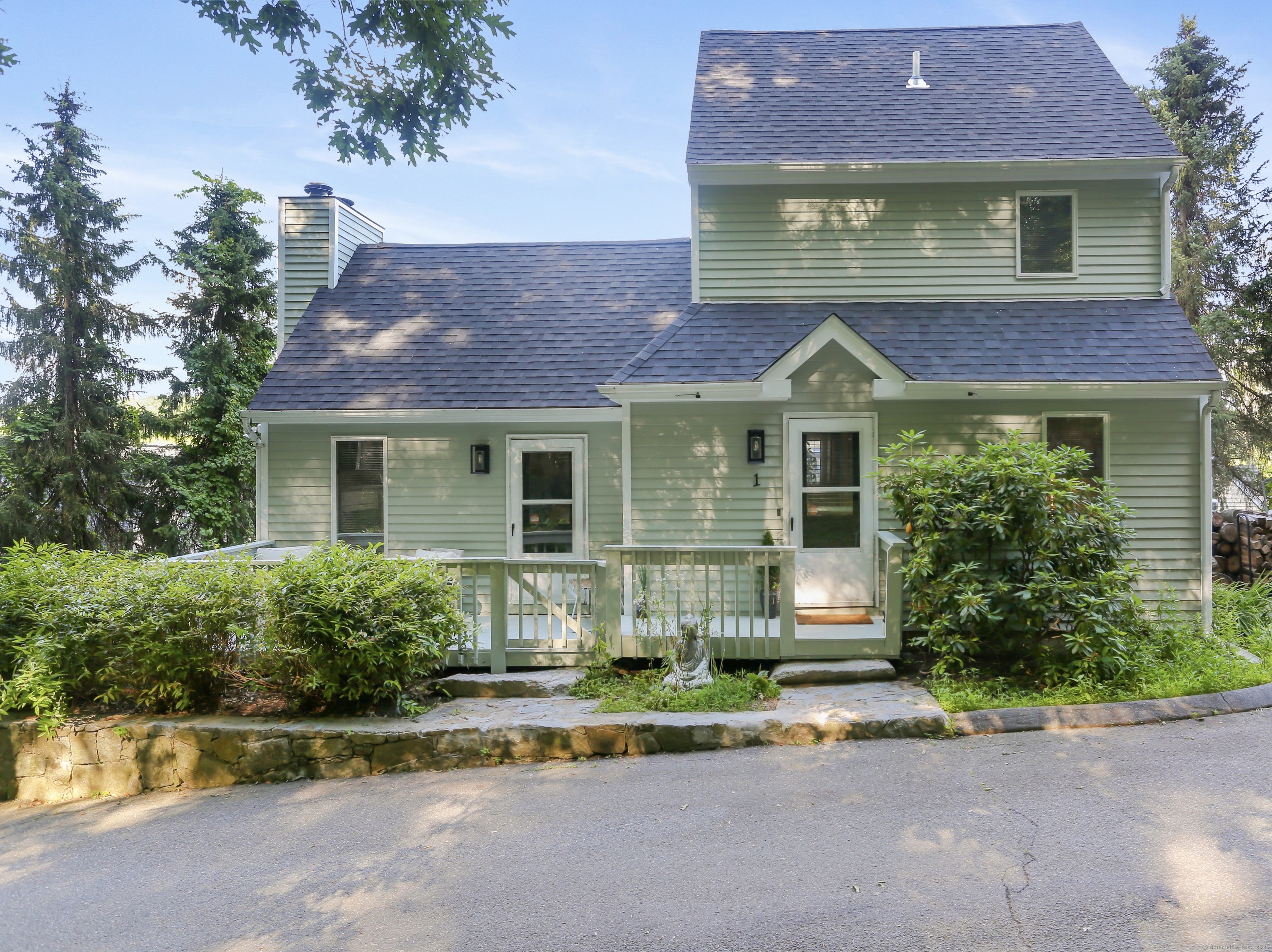 21 Hubbard Road APT 1