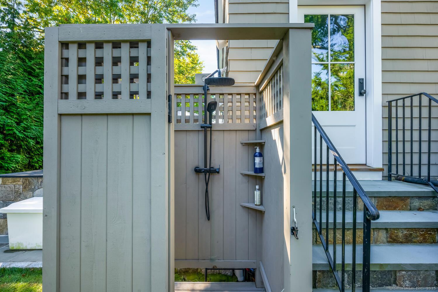 5 Mayflower Road