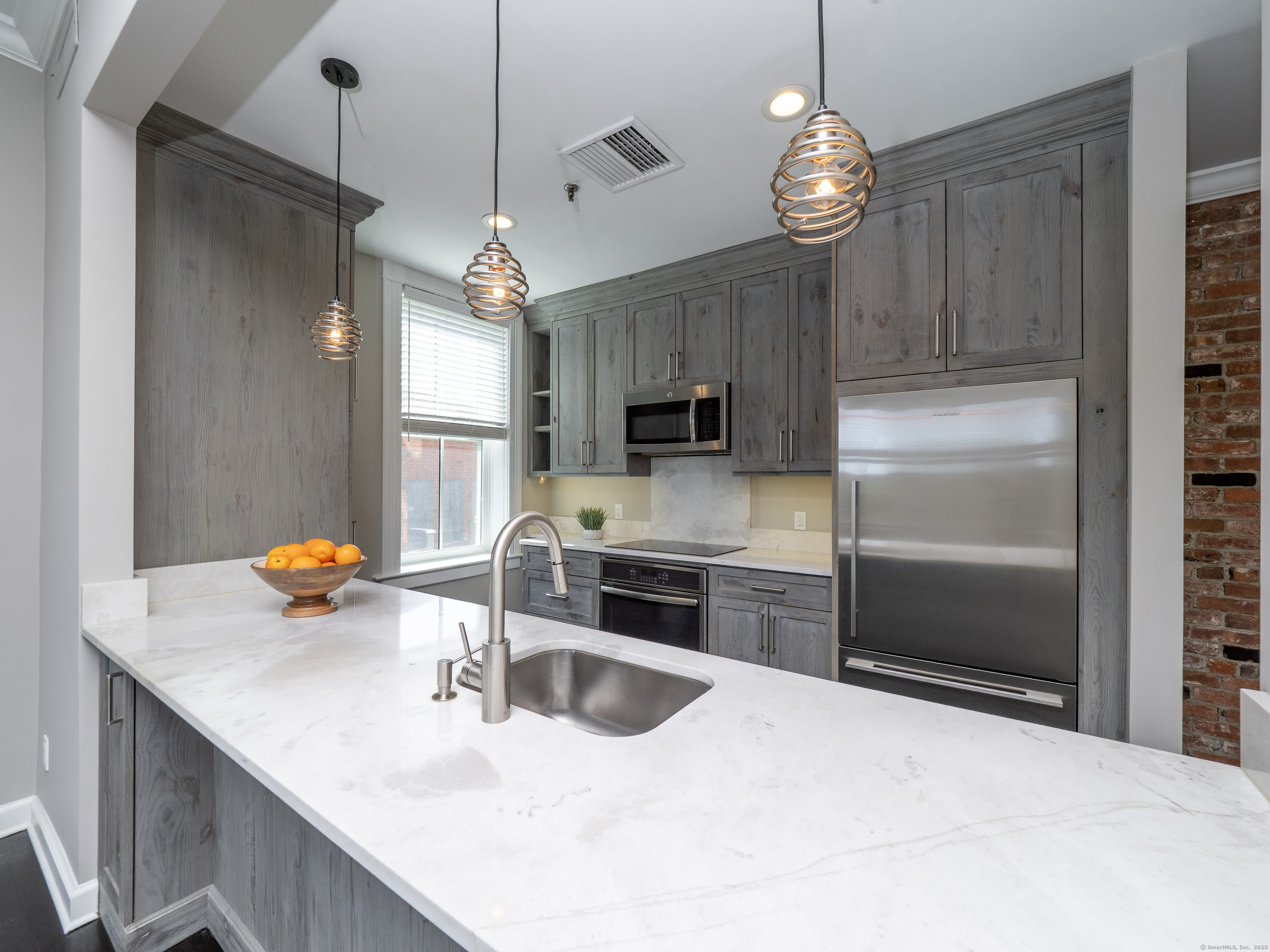 134 Washington Street APT 206