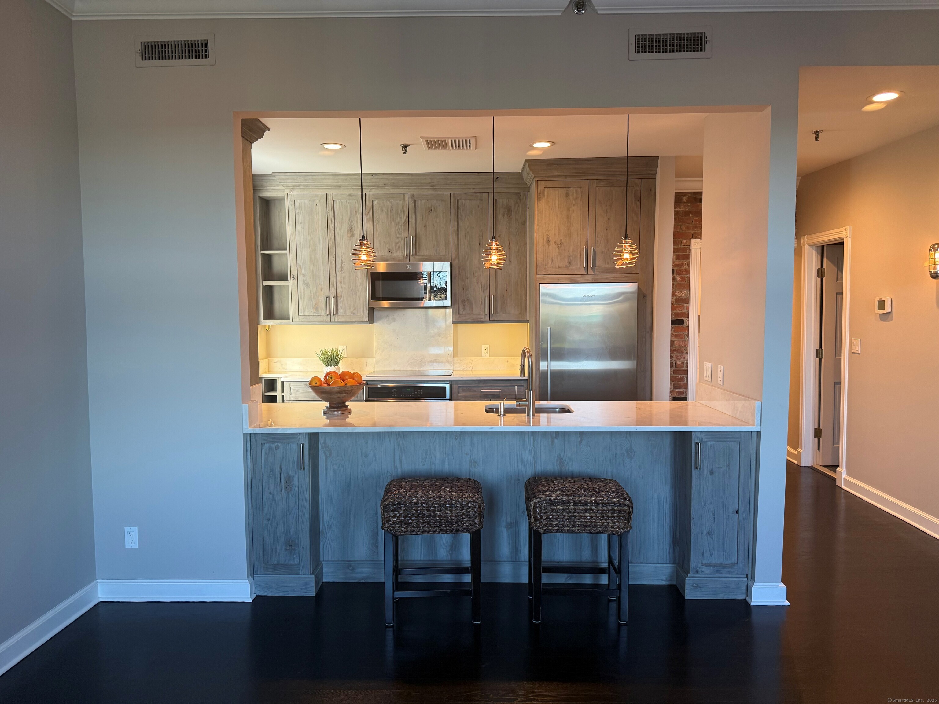134 Washington Street APT 206