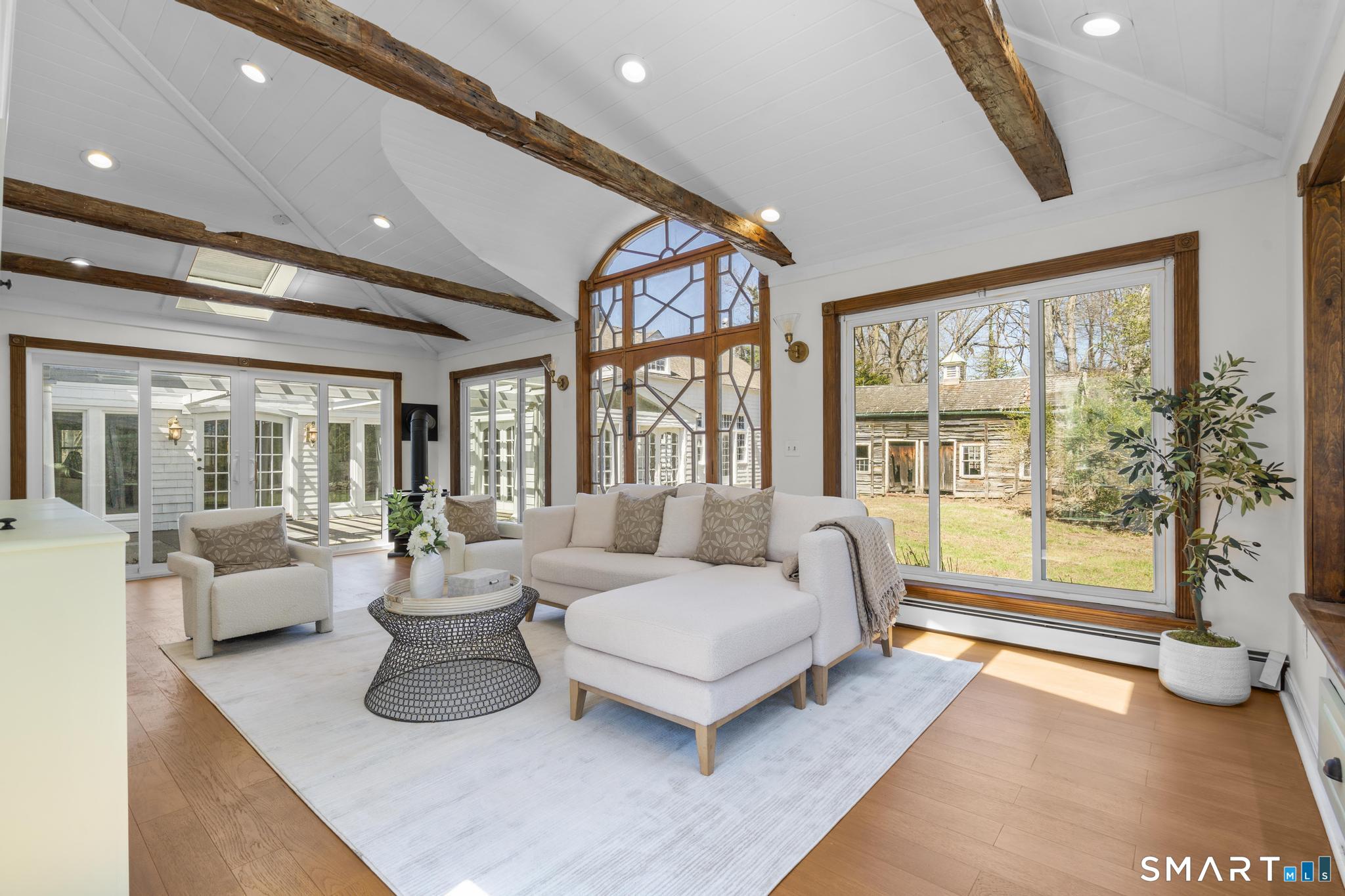 1090 Ridgefield Road