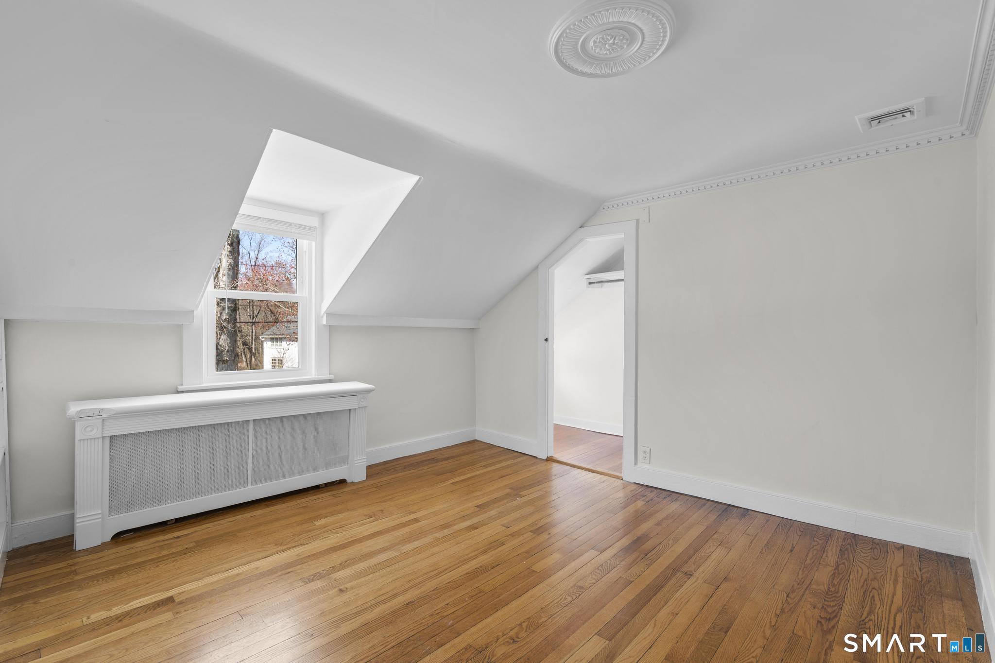 1090 Ridgefield Road
