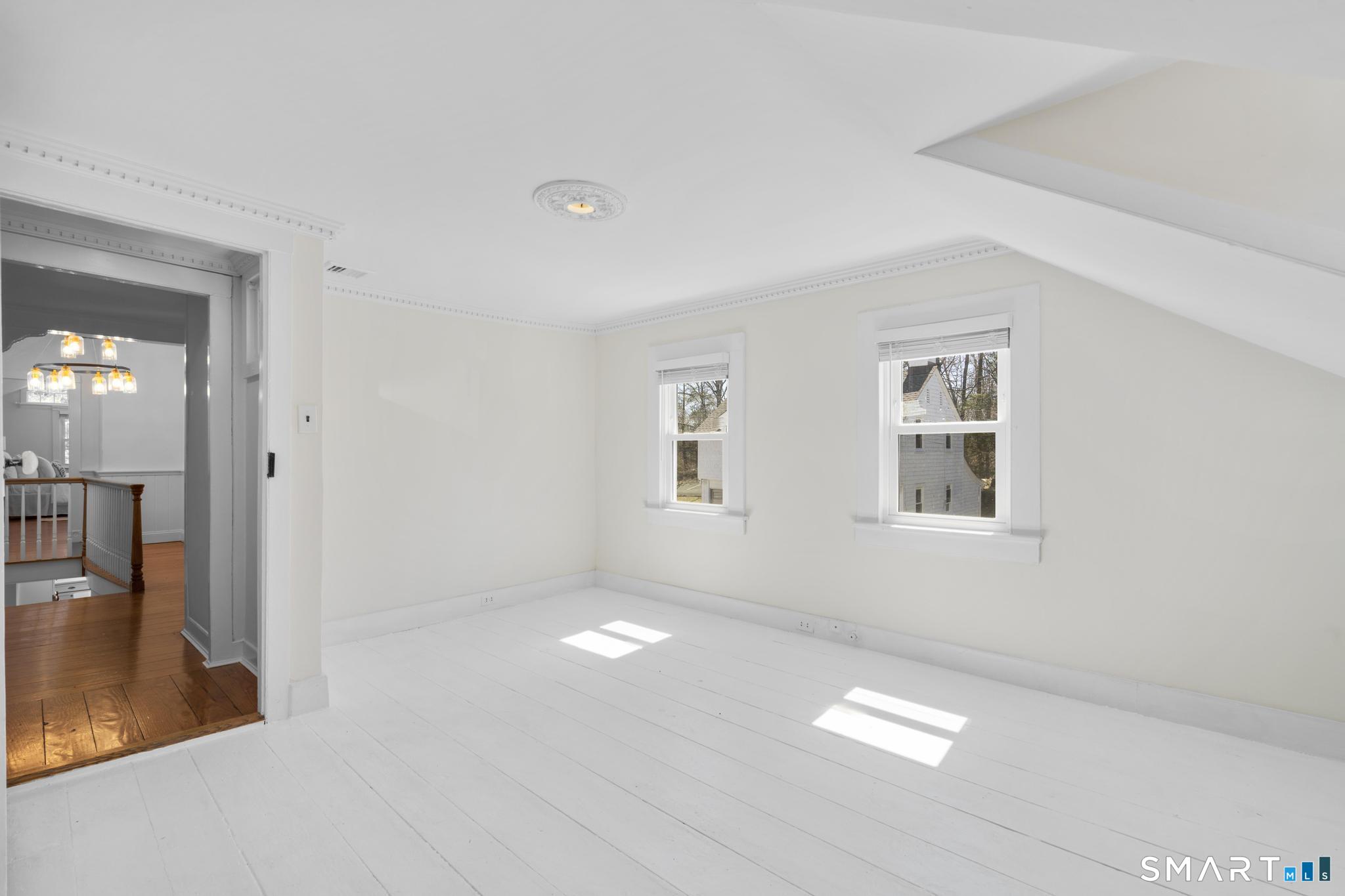 1090 Ridgefield Road
