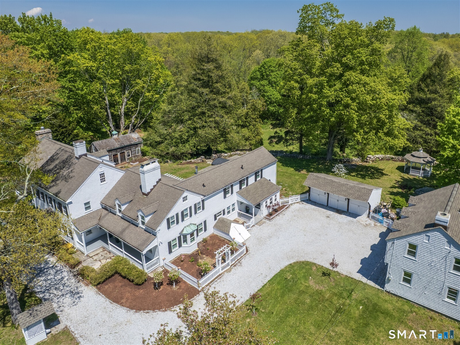 1090 Ridgefield Road