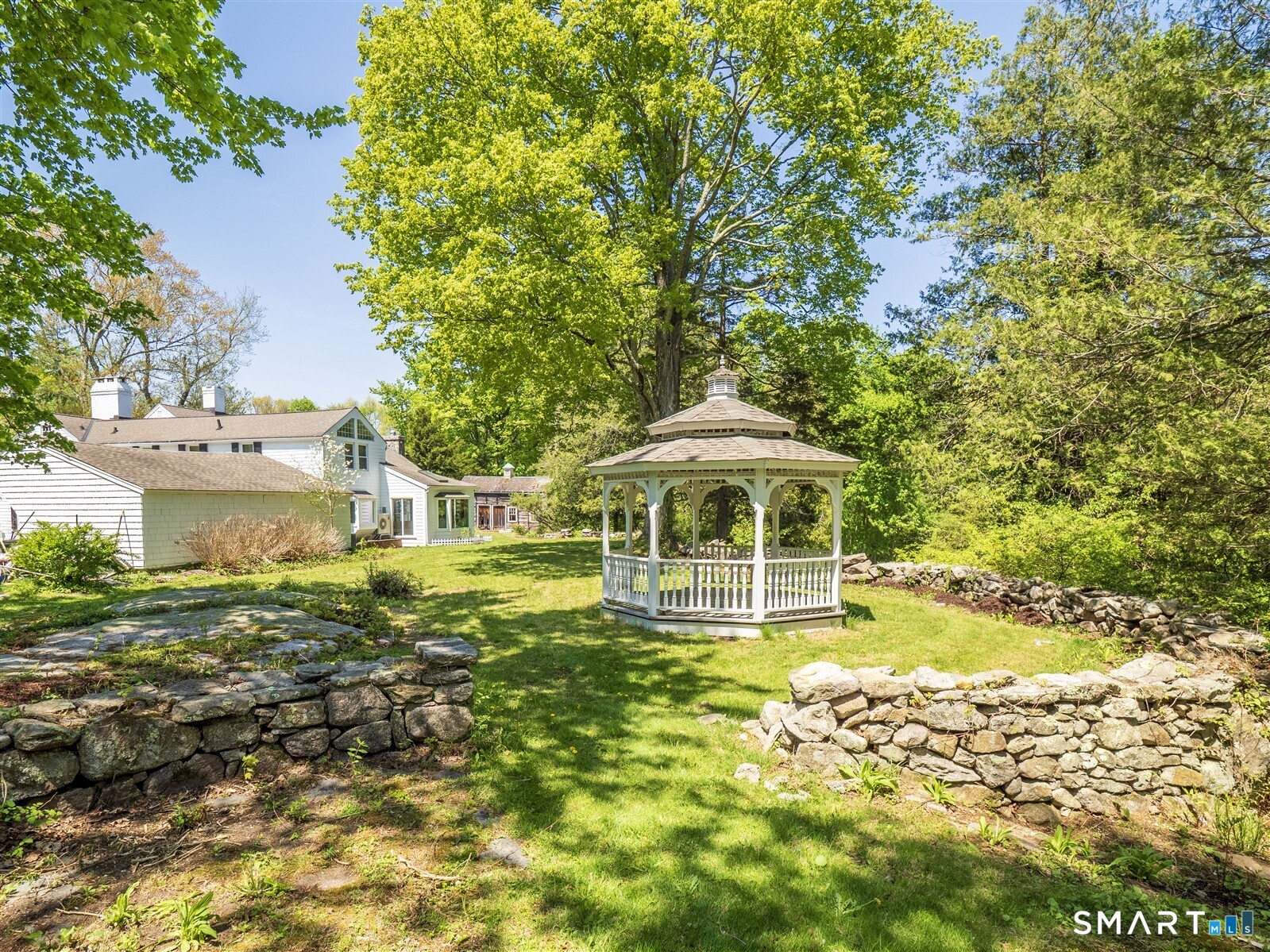 1090 Ridgefield Road