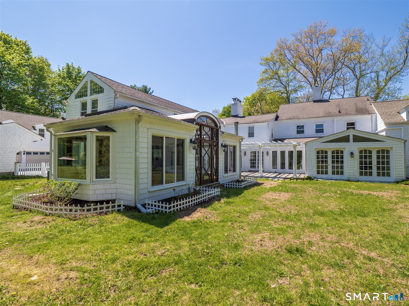 1090 Ridgefield Road